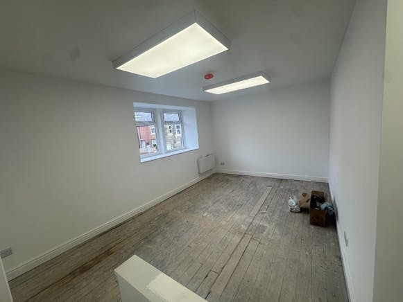 133 New Road Side, Leeds, Retail To Let - IMG_7193.jpg