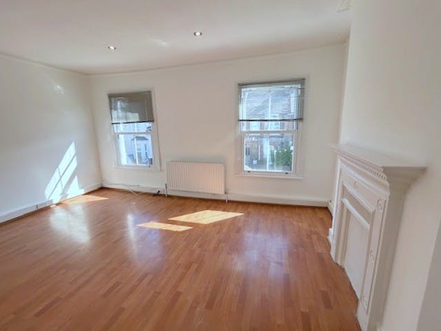 119 Arthur Road, Windsor, Office / Residential / Retail For Sale - Another living kitchen ii.jpg