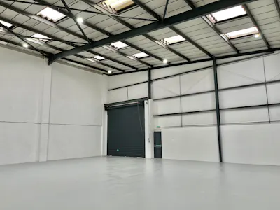 Unit 1  Airlinks Industrial Estate, Heston, Heathrow, Warehouse To Let - 3 Airlinks Warehouse 1.jpg