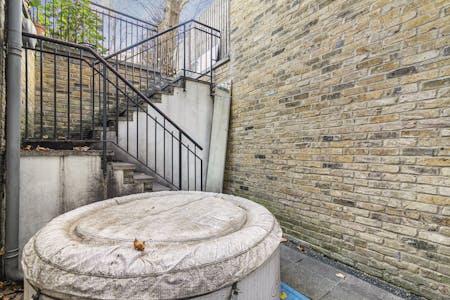 Friend Street, London, Residential Flat To Let - Private Patio