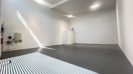 Unit 2 Rutland Studios, London, Industrial/Logistics To Let - Unit 2 4.JPEG