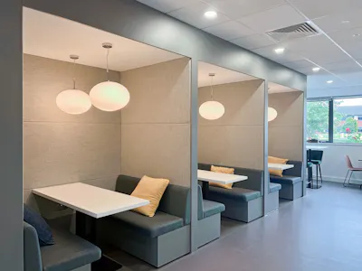 Regus - Leamington Spa, Nicholls House, Warwick, Office To Let - Regus_Leamington Spa_UK_Centre 7855_Business Lounge 1.jpg