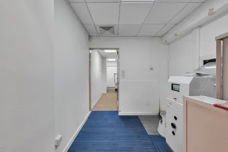 96 Camden High Street, London, Office / Retail To Let - DSC02439.jpg