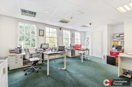 10 High Street, Windsor, Office To Let - 45229d0b70e54a8c8b40b1ea0f6204ce.jpg