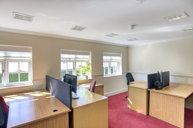 Inhurst House, Brimpton Road, Tadley, Leisure / Office / Other For Sale - AWP_6562_edit.jpg