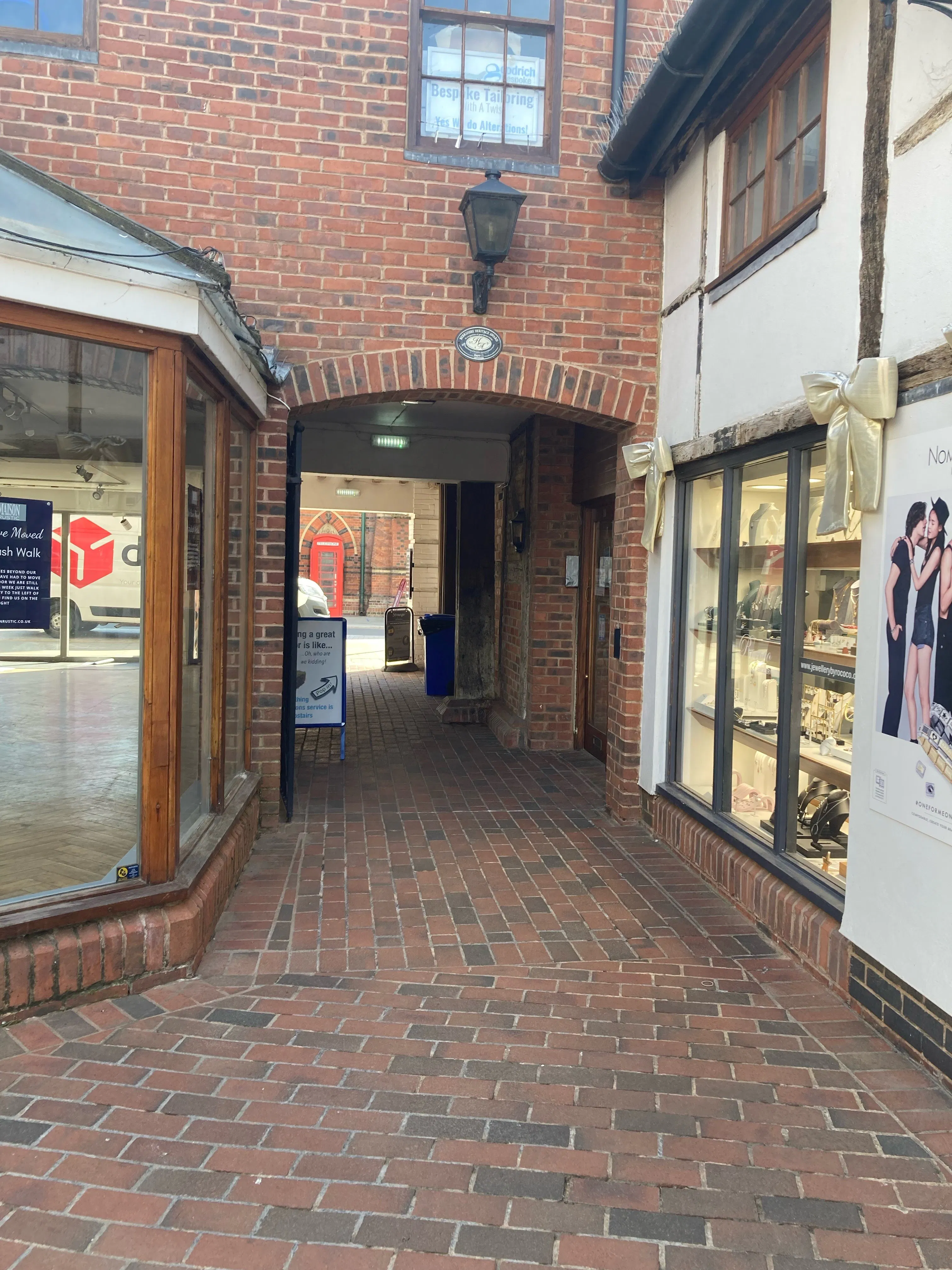 Shop 10, Wokingham, Offices To Let - 4.jpg