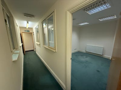 4 Victoria Court, Wickford, Industrial / Office To Let - WhatsApp Image 20251212 at 085512 2.jpeg