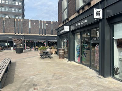 15 Stanley Square, Stanley Square, Sale, Retail To Let - 1.jpg