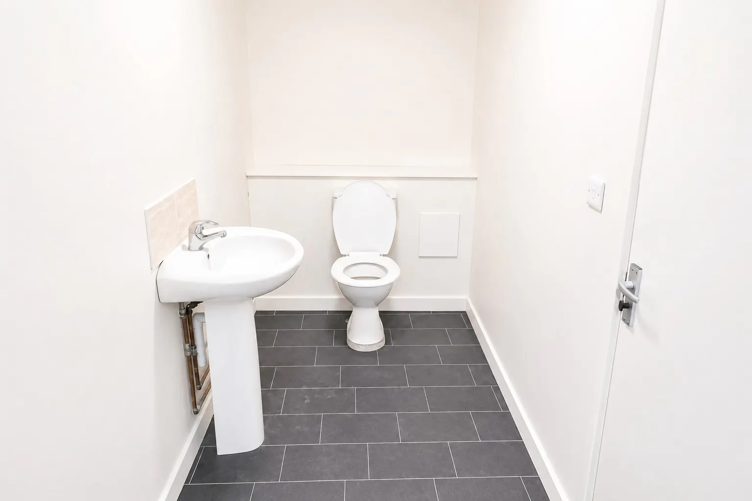 Unit 2, Harlow, Industrial To Let - 01_09_49 PM.jpg