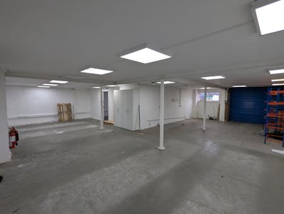 Unit 3, Watford, Warehouse To Let - PXL_20250603_110806969.jpg