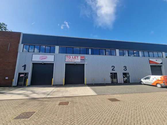 2 Chineham Point, Basingstoke, Industrial / Office To Let - 20260605_084153.jpg