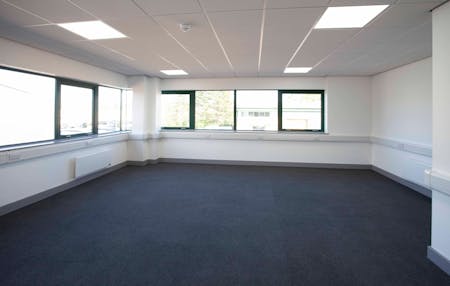 Unit 7, Oaktree Business Centre, South Marston Park, Swindon, Industrial / Warehouse To Let - 7 Oaktree_2316.jpg