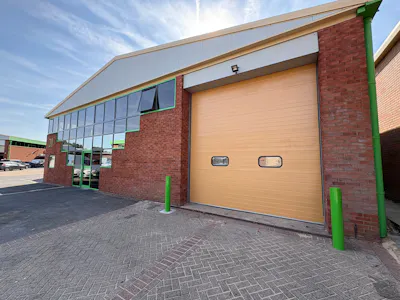 Unit 20, Shepperton Business Park, Shepperton, Industrial / Warehouse To Let - IMG_8312.jpeg