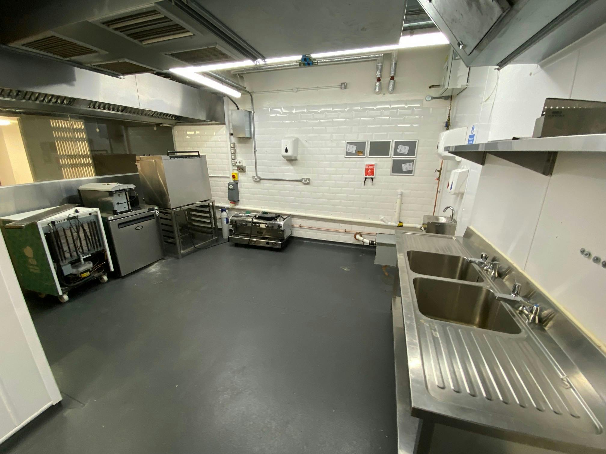 Unit B40, Leeds University Union, Lifton Place, Leeds, West Yorkshire, LS2 9JZ