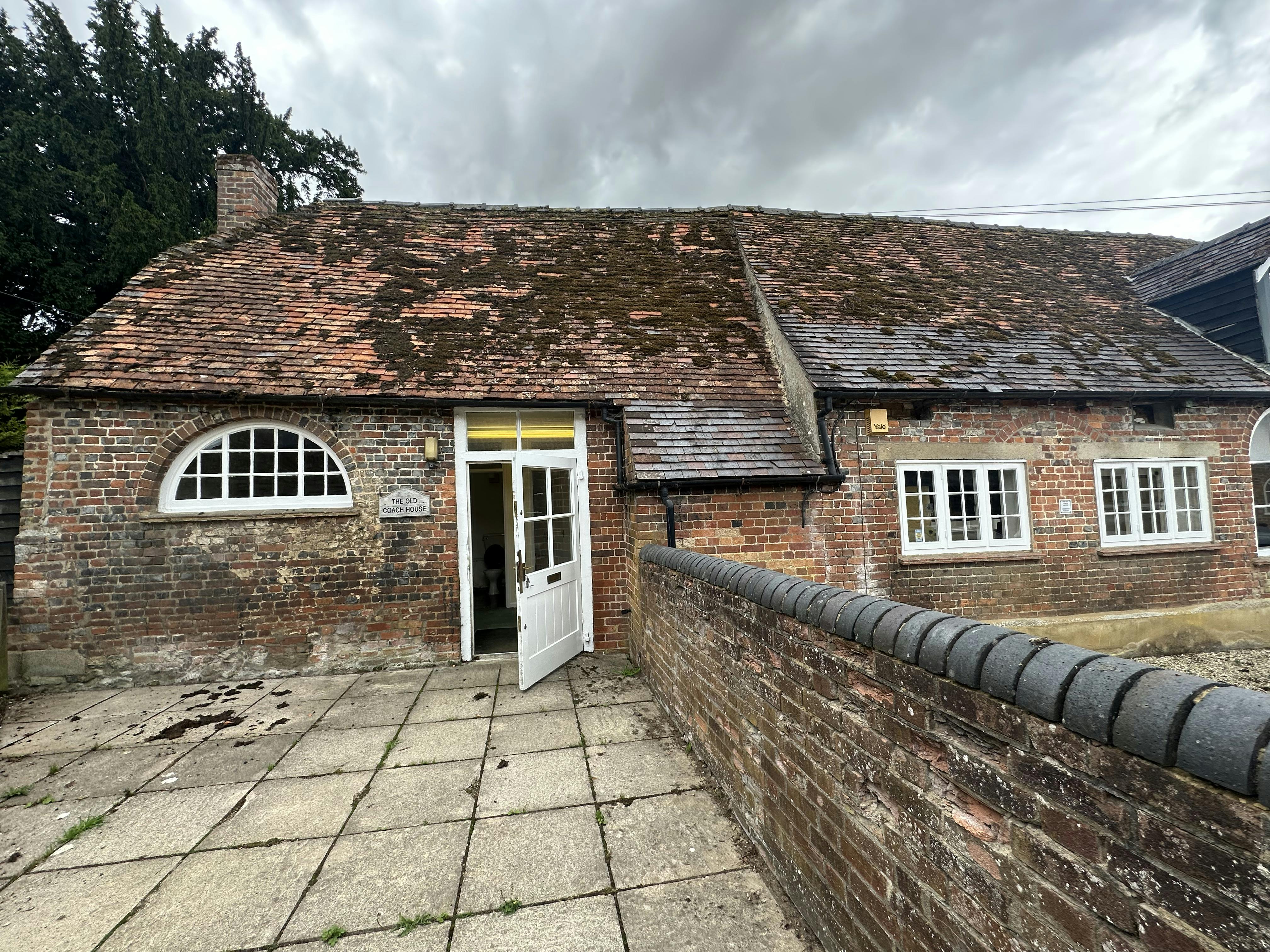 Office Suite, Old Coach House, Adwell, Office To Let - IMG_2035.jpeg