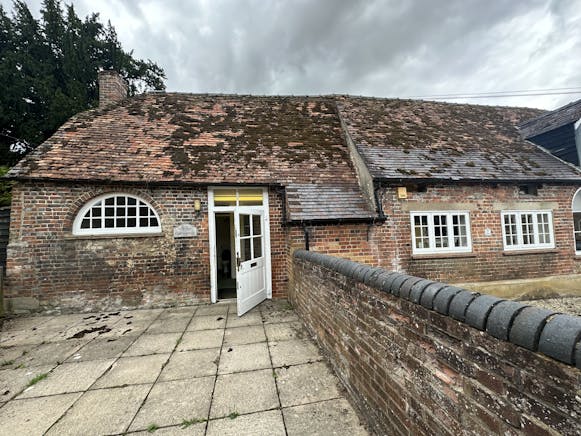Office Suite, Old Coach House, Adwell, Office To Let - IMG_2035.jpeg