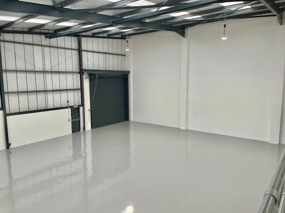 Unit 8 Airlinks Industrial Estate, Heston, Heathrow To Let - Warehouse 1.jpg