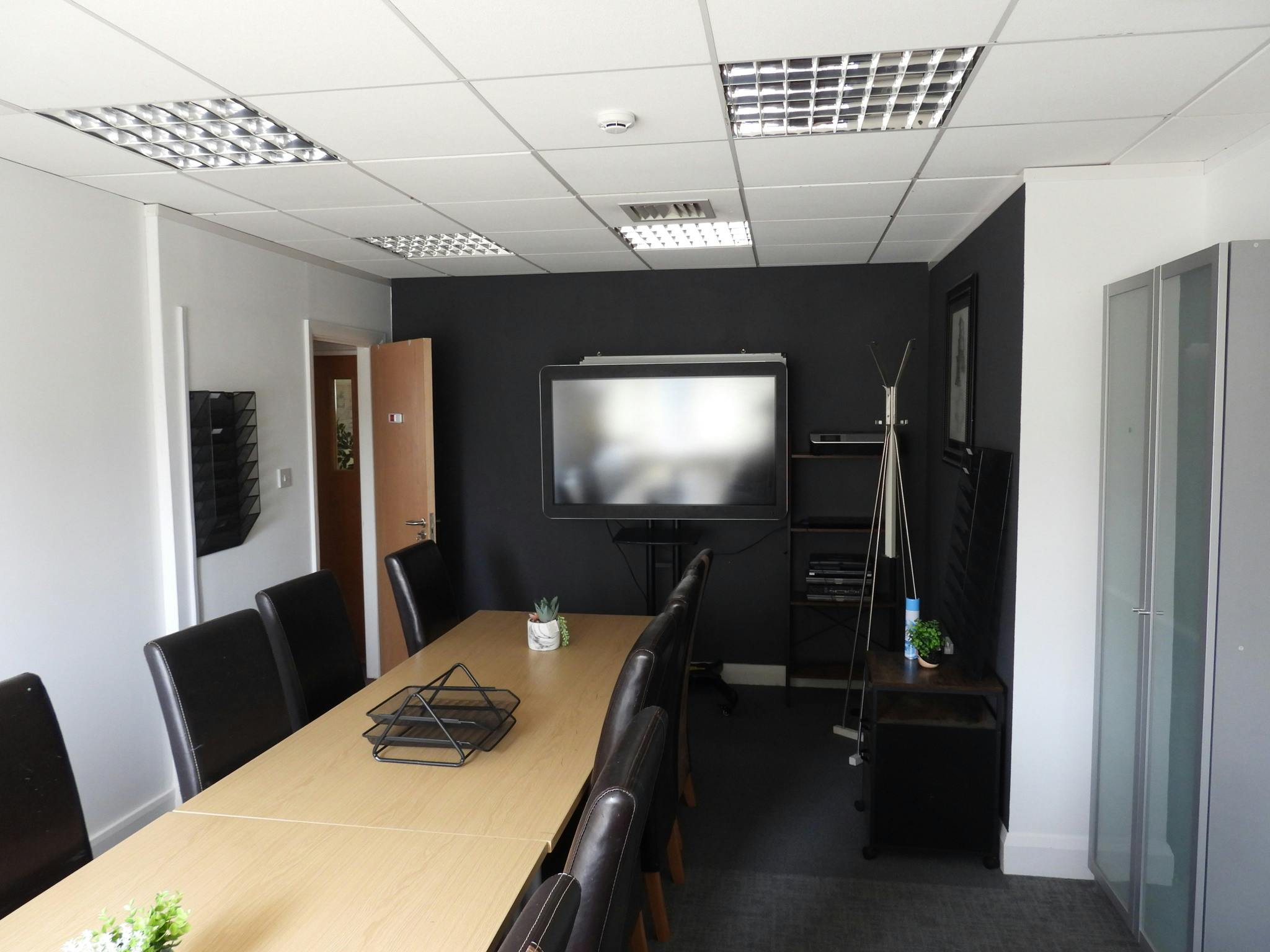 Chilterns House Business Centre, Eton Place, Burnham, Offices To Let - CH Meeting room 3.jpg