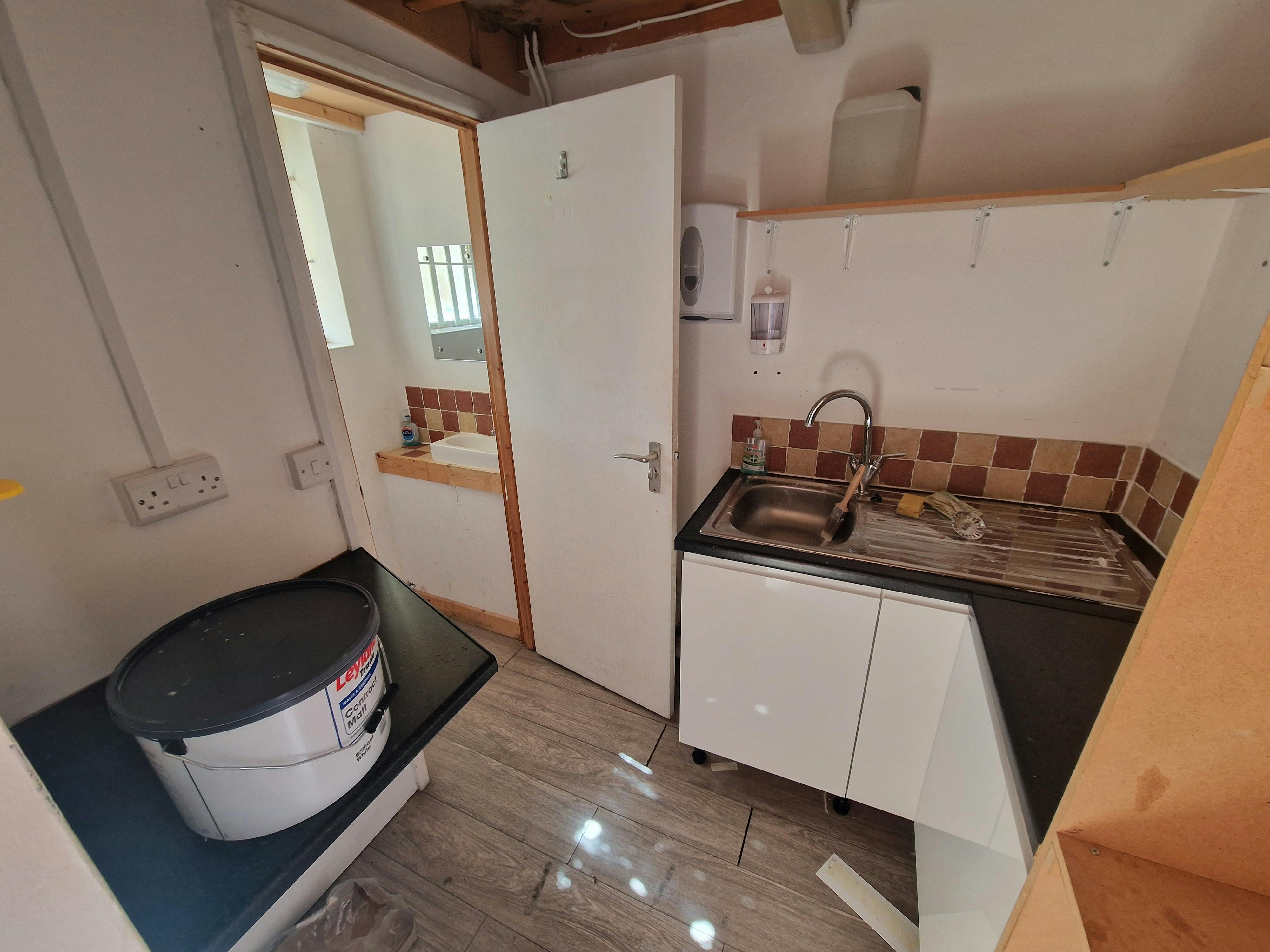 Retail/Shop in Havant - photo 3