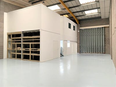 Unit 10 Capitol Industrial Park, Colindale, Industrial To Let - IMG_0338ii.jpg