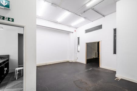 Ground floor & Basement, 70-72 Old Street, London, Industrial/Logistics / Leisure / Office / Retail To Let - Old St 70-72 - 13.jpg