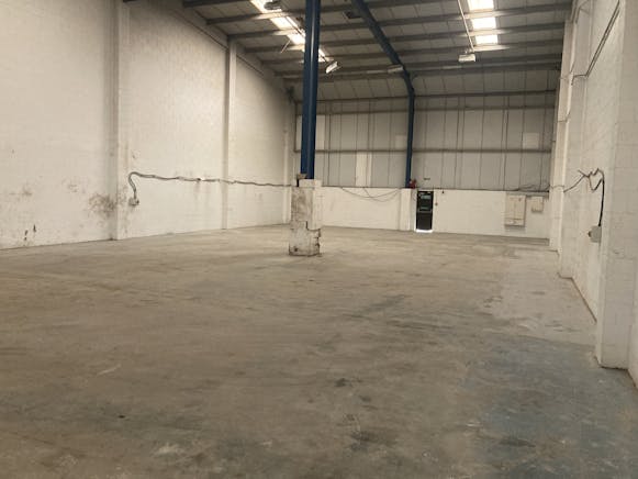 Unit 3, Molly Millars Bridge, Wokingham, Warehouse & Industrial Lease Assignment - IMG_5353 1.jpg