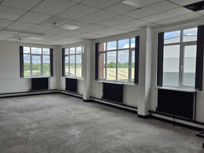 Europa Business Park, Cheadle, Industrial/Logistics / Office To Let - 20260619_132245.jpg