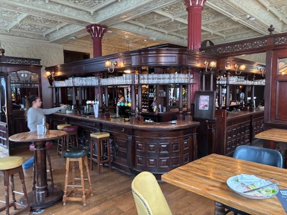 Broadway Parade, London, Investment / Leisure For Sale - 22.jpg