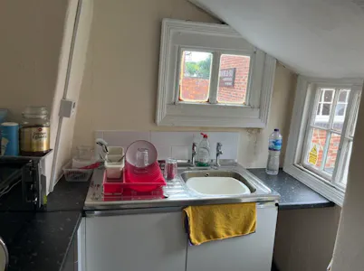 First Floor, 2 Church Street, Stony Stratford, Milton Keynes, D1 (Non Residential Institutions) / Office To Let - img5.png