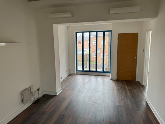 10B Robin Hood Road, Woking, Offices To Let - IMG_6931.JPEG