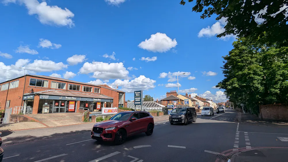 786-794 Oxford Road, Reading, Class E Retail / Leisure / Retail / Trade Counter / Trade Counter / Showroom To Let - PXL_20260609_154050650.jpg