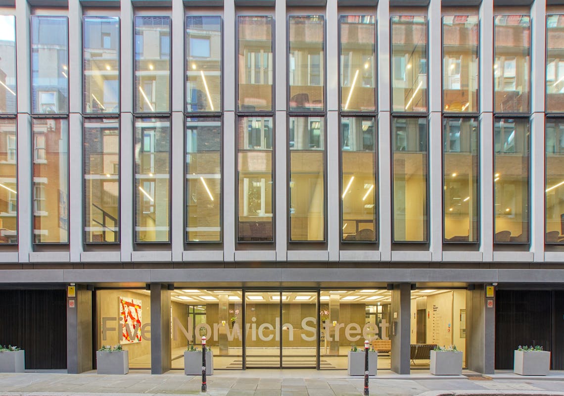 DSC09784.jpg 5 Norwich Street, Office To Let - DSC09784.jpg