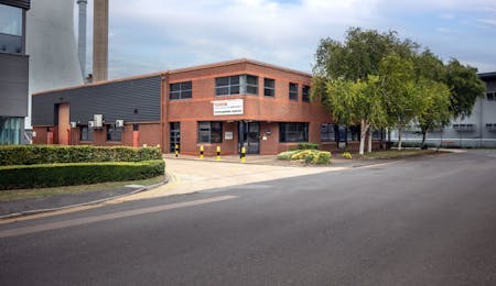 706-707 Stirling Road, Slough, Industrial / Warehouse To Let - 706-707 Stirling Road.jpeg