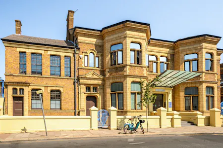 Unit 8 The Linen House, Queens Park, Office For Sale - 1494202-1-6a58abb2a66a5.jpg