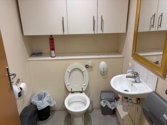 Hollies House, Suite G, Potters Bar, Offices To Let - 6.jpg
