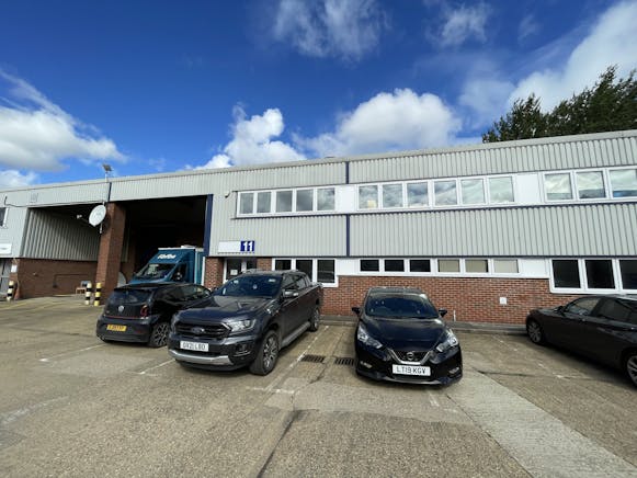 Unit 11, Stocklake Industrial Park, Aylesbury, Industrial To Let - IMG_2617.JPG