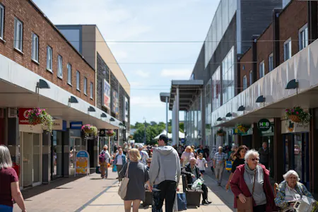 21 East Walk, Yate, Shopping Centre Unit To Let - East Walk #5.jpg