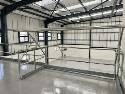Unit 8 Airlinks Industrial Estate, Heston, Heathrow, Industrial / Warehouse To Let - Warehouse 11.jpg