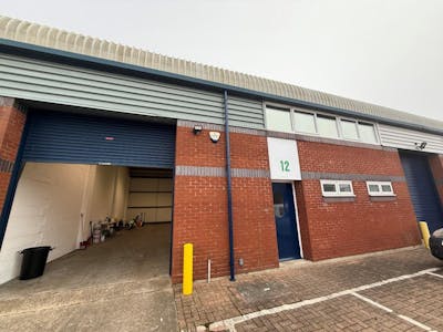 Unit 12, Vale Industrial Estate, Aylesbury, Industrial To Let - IMG_7189.JPG