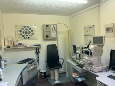 41 John Street, Porthcawl, Investment / Investment - Retail & Leisure / Residential For Sale - Treatment Room 2