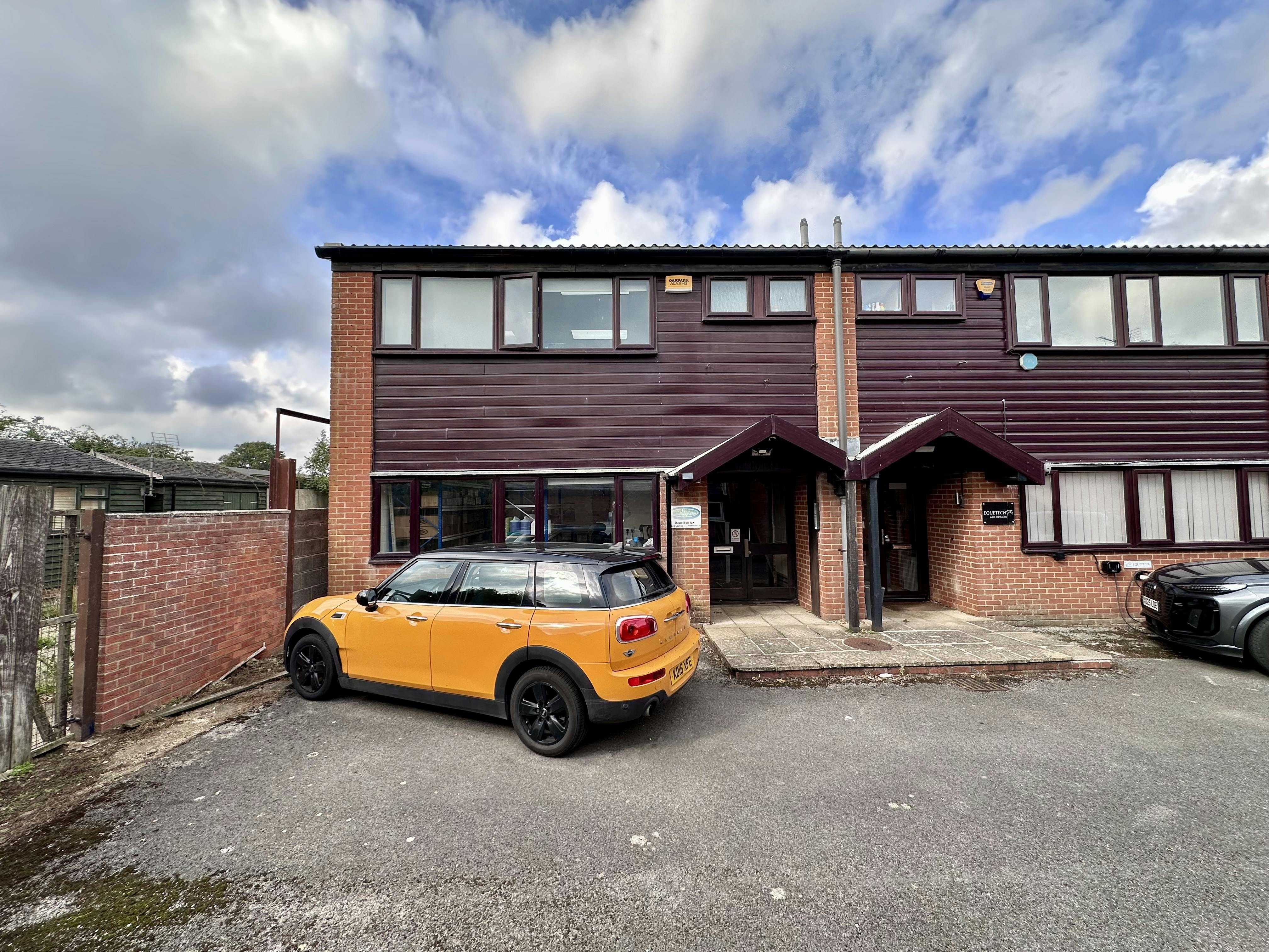 Unit 1, Haybarn Business Park, Aston Abbotts, Industrial / Office To Let / For Sale - IMG_8757.jpeg