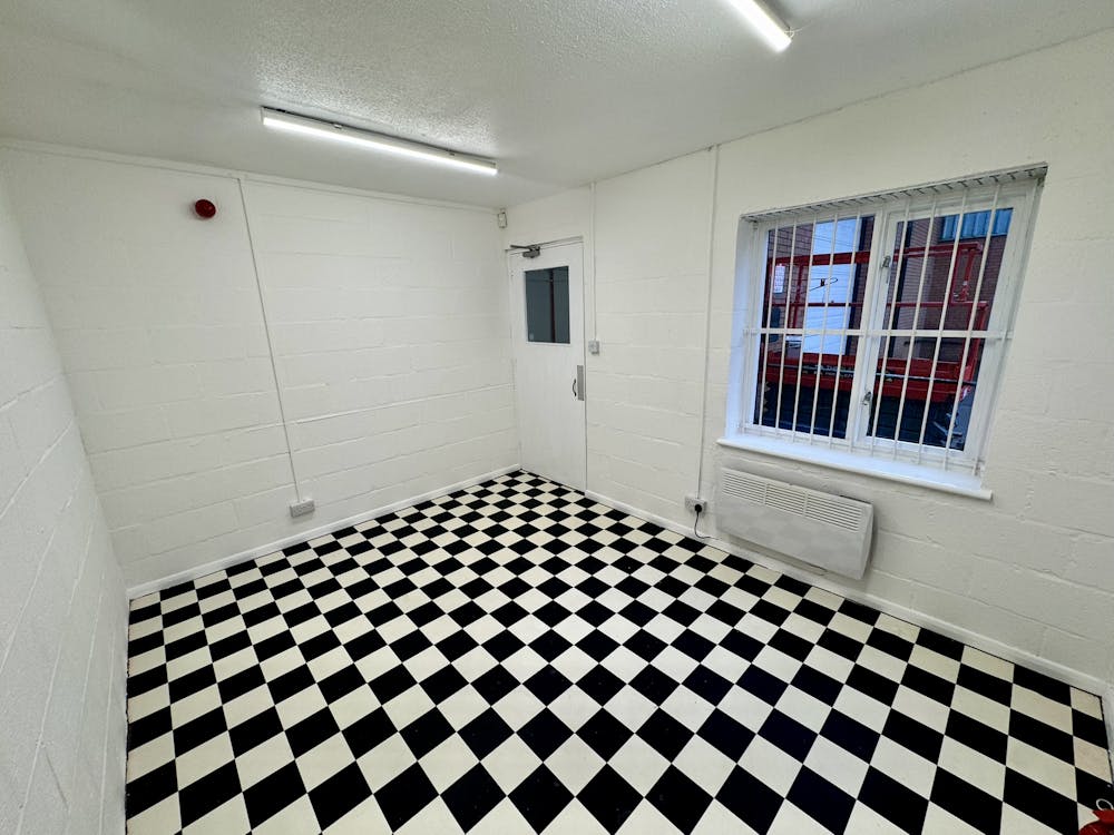 Unit 7 Mynd Industrial Estate, Crossways - IMG_7448.JPEG