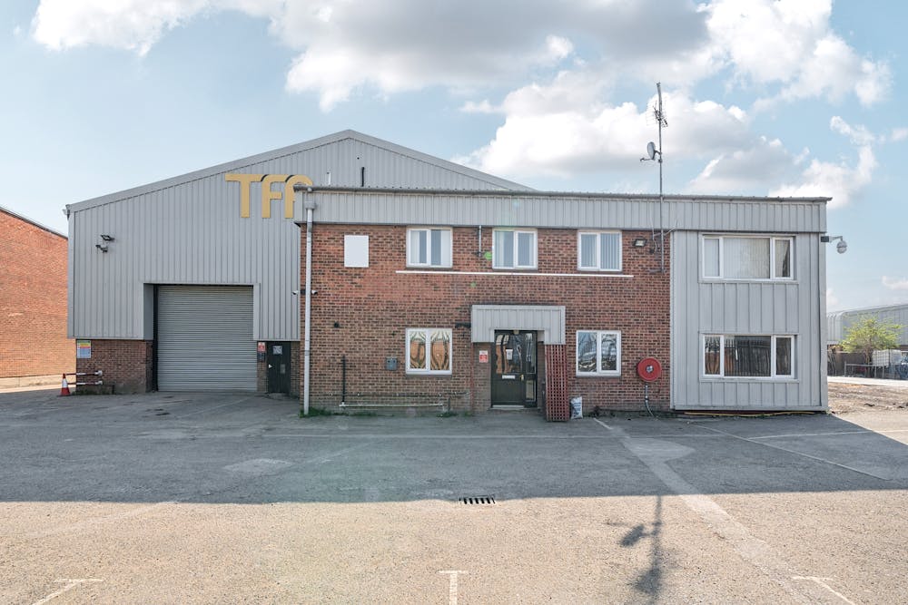 Unit 5, Eastbury Road, London, Industrial/Logistics To Let - 1273136 14.jpg