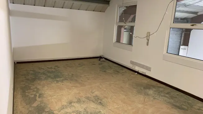 23 Parkside Centre, Southend-on-Sea, Industrial To Let - inside 3.jpg