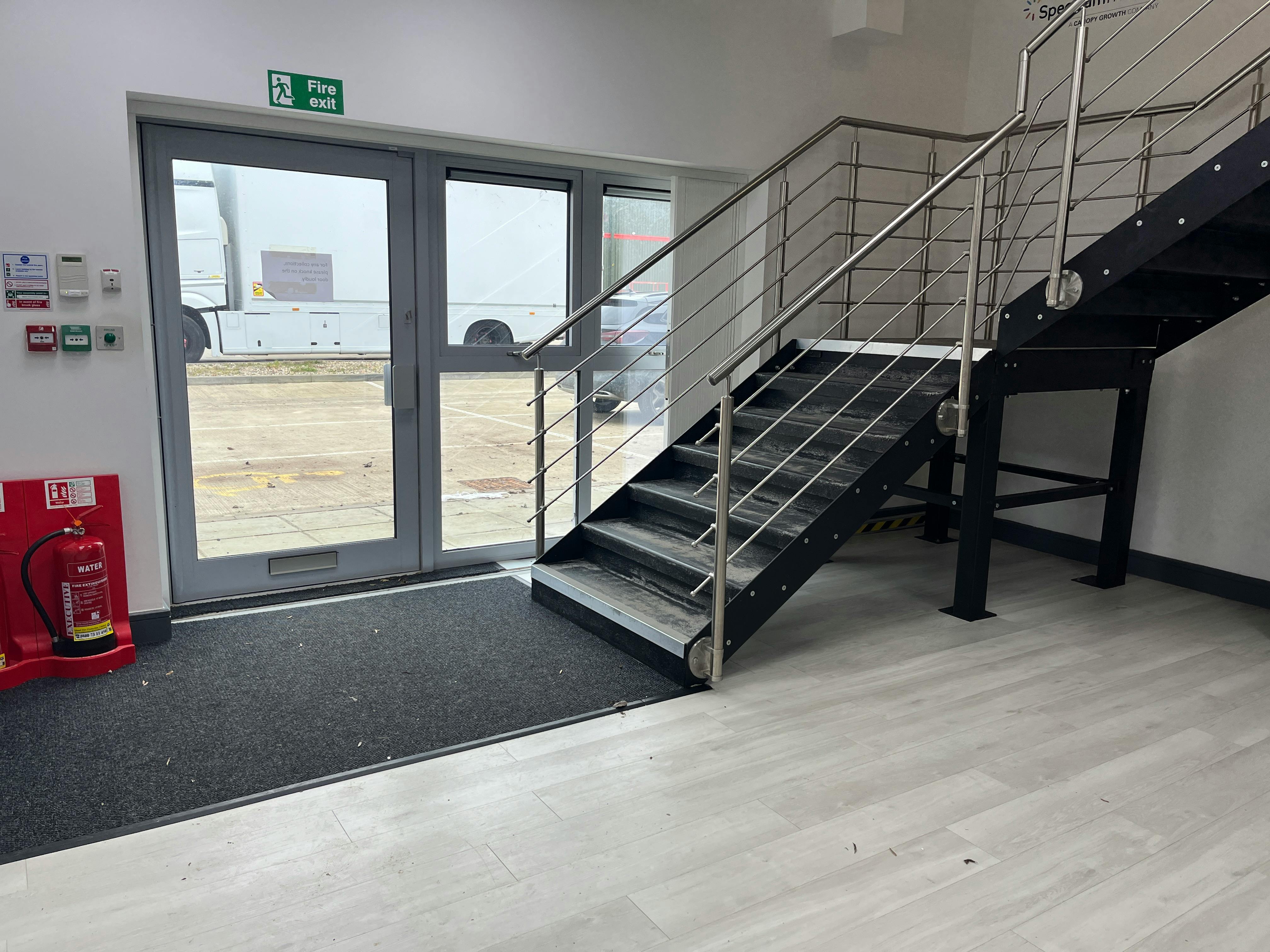 Modern Warehouse, Unit 5 Century Court, Aylesbury, Industrial To Let - IMG_1105.JPG