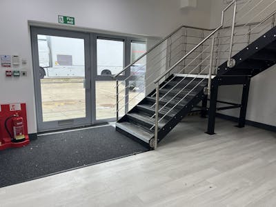 Modern Warehouse, Unit 5 Century Court, Aylesbury, Industrial / Industrial/Logistics To Let - IMG_1105.JPG