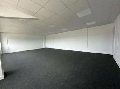 1 Kendal Court, Park Royal, Industrial To Let - Kendal 3.jpg