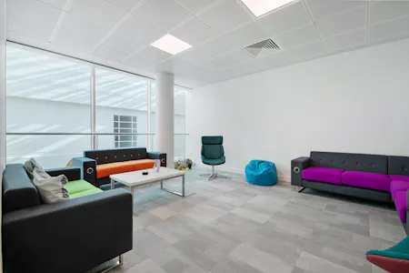 Titan Court, 3 Bishop Square, Hatfield, Office To Let - Titan Court Photography  Wells Design 5.jpg
