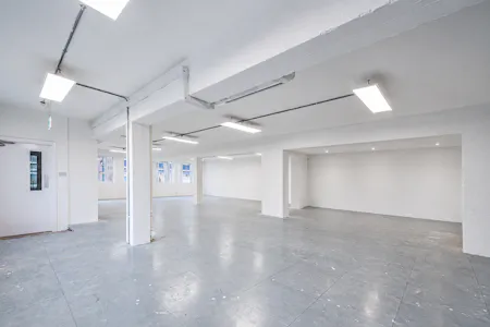 9-13 Osborn Street, London, Office To Let - Empty Modern Industrial Loft Interior.png