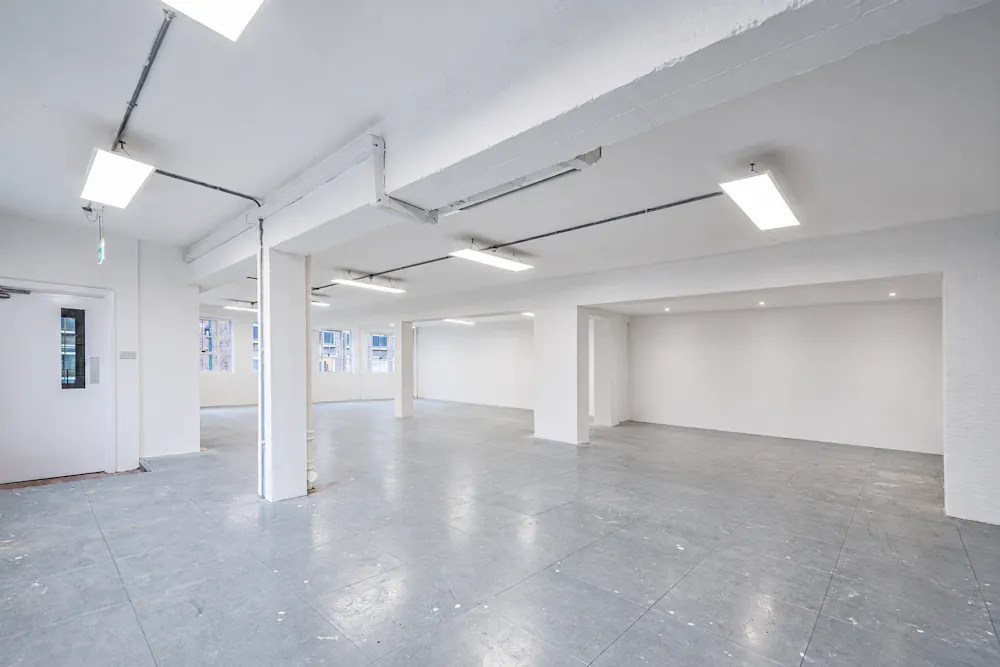 9-13 Osborn Street, London, Office To Let - Empty Modern Industrial Loft Interior.png